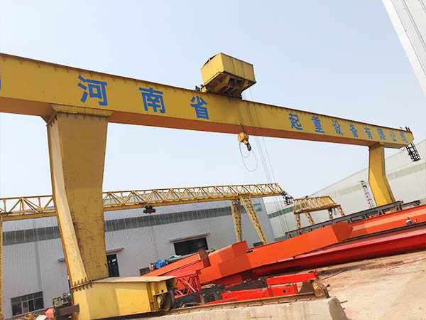 湖南湘潭門式起重機(jī)廠家 怎樣節(jié)省起重機(jī)維保費(fèi)用