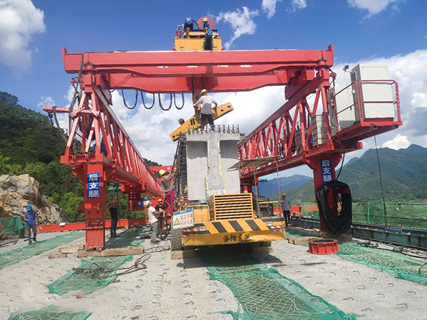 甘肅蘭州免配重架橋機(jī)生產(chǎn)廠家定期對設(shè)備進(jìn)行檢查