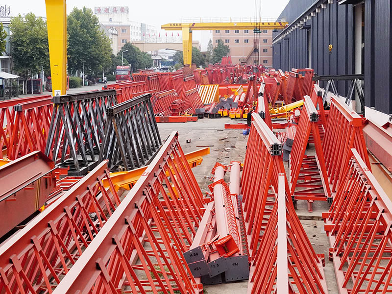 貨場(chǎng)中待發(fā)出的設(shè)備