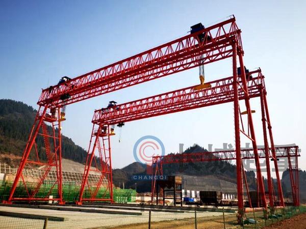 倒三角龍門(mén)吊的優(yōu)勢(shì)特點(diǎn) 山東倒三角龍門(mén)吊廠(chǎng)家