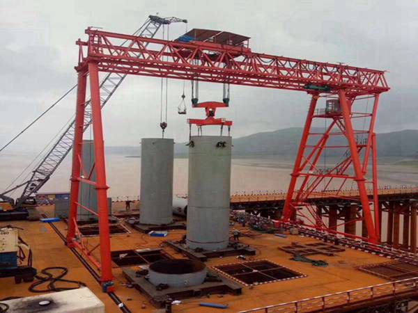 四川宜賓龍門吊廠家 起重機規(guī)格型號大全