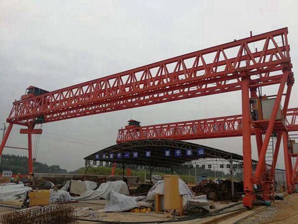 山西大同龍門吊廠家 120t起重機(jī)械的潤滑事項(xiàng)