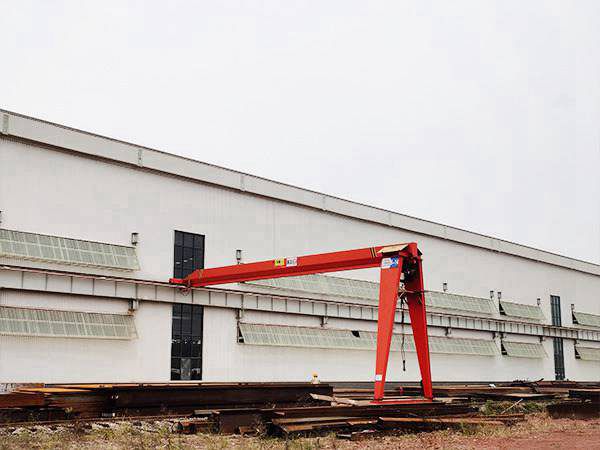 云南曲靖龍門吊廠家120t半門式起重機出租