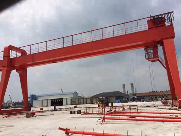 甘肅蘭州龍門吊使用現(xiàn)場