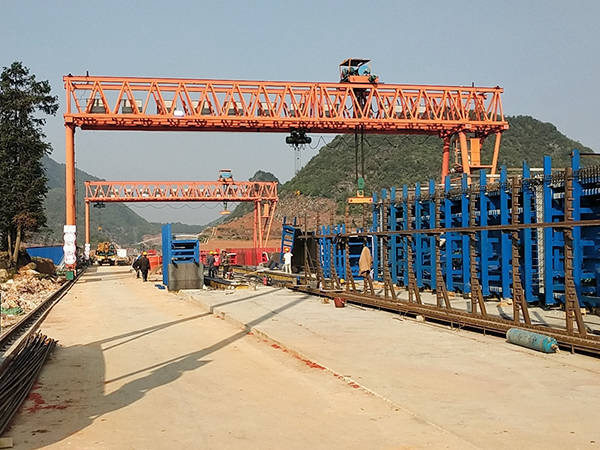 河南洛陽門式起重機(jī)廠家