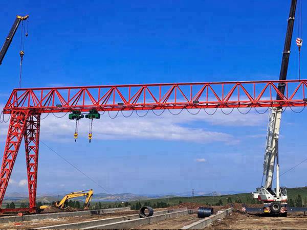 四川綿陽龍門吊租賃廠家網上沖浪