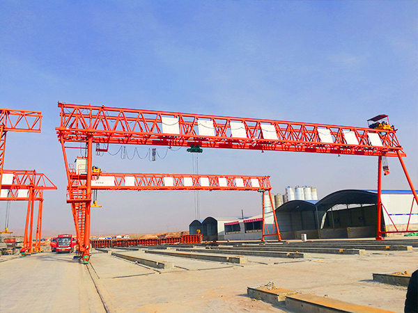 四川成都龍門(mén)吊租賃廠家注意點(diǎn)