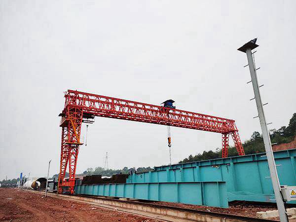 山西太原架橋機(jī)公司前十強(qiáng) 門式起重機(jī)廠家熱銷