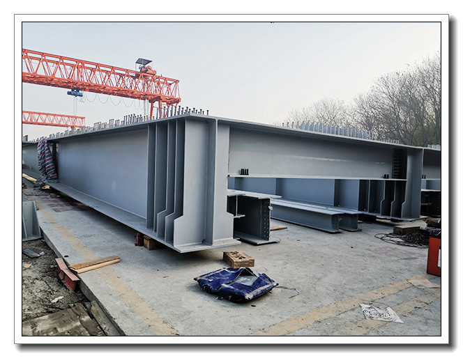 江蘇連云港架橋機(jī)廠家介紹雙梁架橋機(jī)的結(jié)構(gòu)特